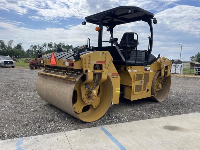 Image of Caterpillar CB66B equipment image 2