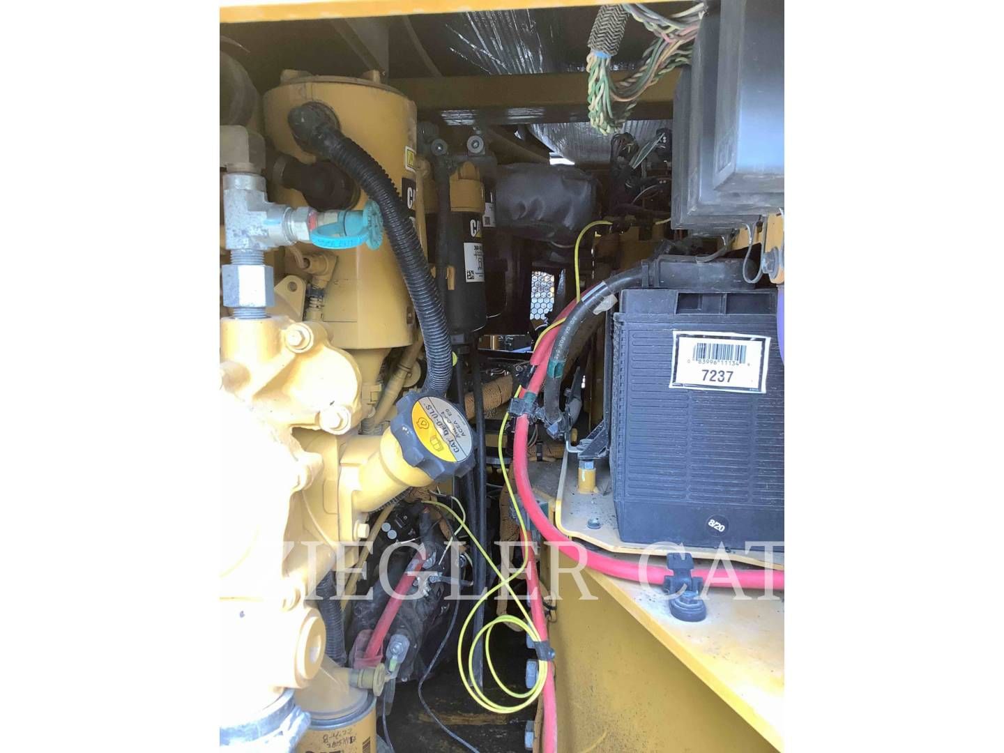 Main image Caterpillar CB68B