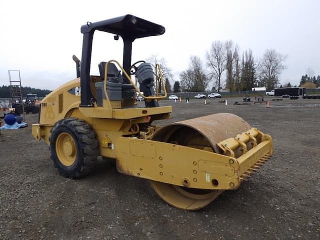 Image of Caterpillar CS44 equipment image 1