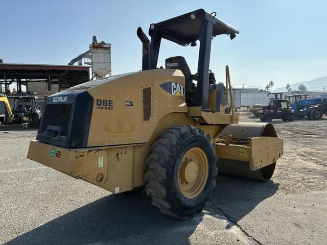 Image of Caterpillar CS44 equipment image 2