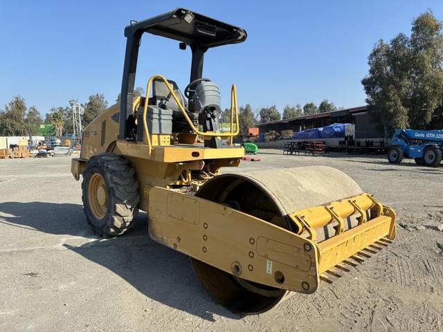Image of Caterpillar CS44 equipment image 1