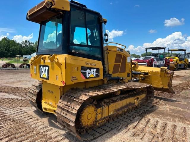 Image of Caterpillar D5 equipment image 1