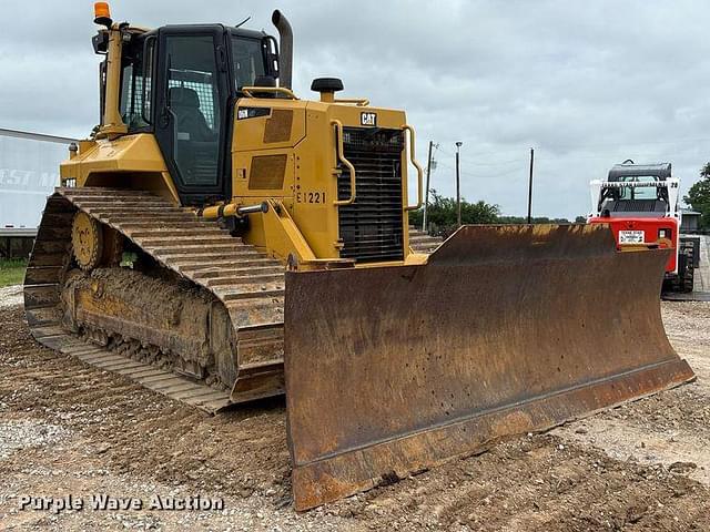 Image of Caterpillar D6N LGP equipment image 2