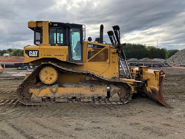 Image of Caterpillar D6T LGP equipment image 3