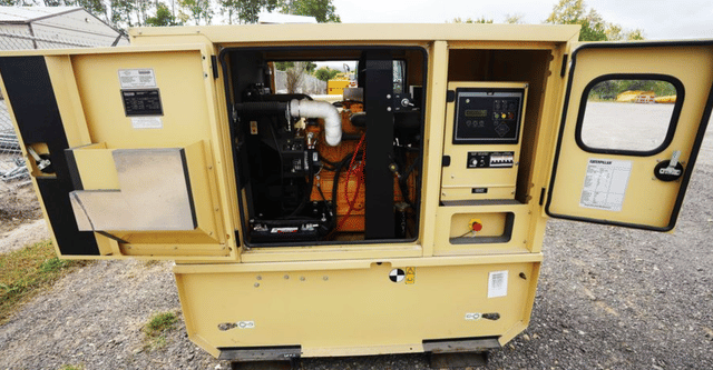 Image of Caterpillar DE22E3 equipment image 1