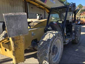 2017 Caterpillar TL1055 Image