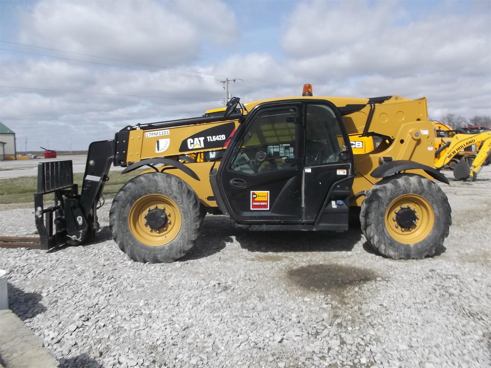 2017 Caterpillar TL642D Equipment Image0