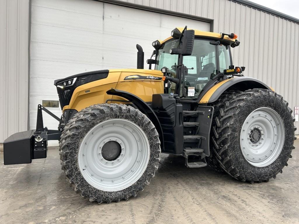 2017 Challenger 1042 Equipment Image0