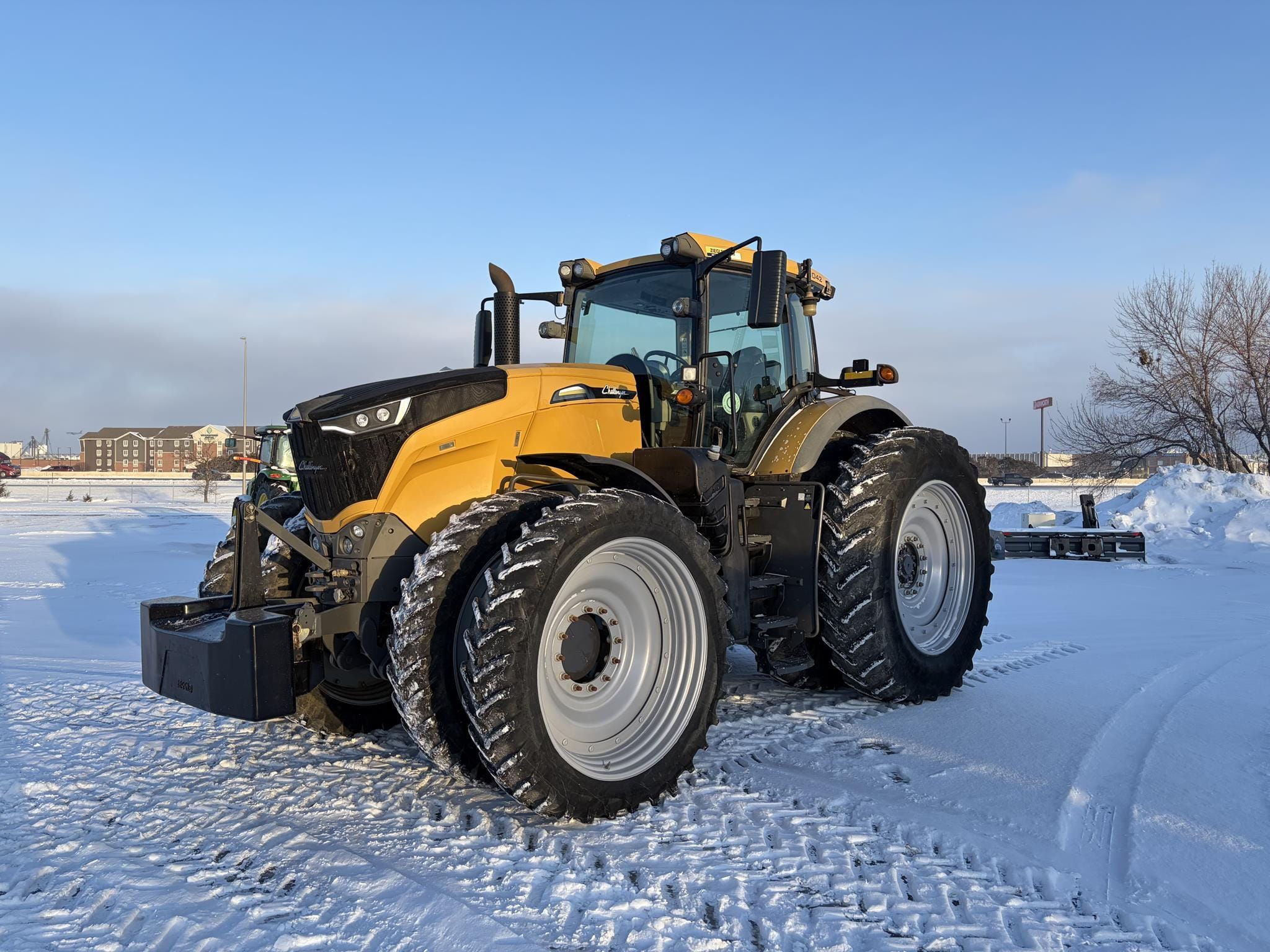 2017 Challenger 1042 Equipment Image0