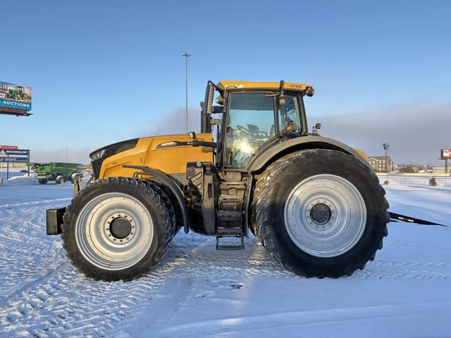 Image of Challenger 1042 equipment image 1