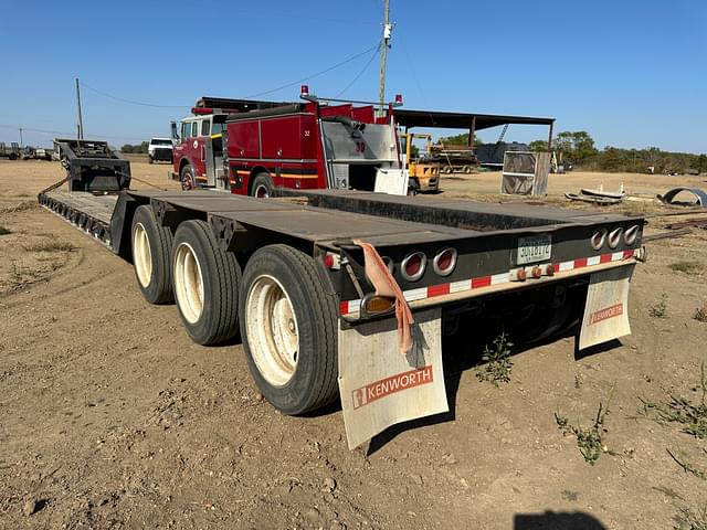 Image of Challenger Lowboy equipment image 3