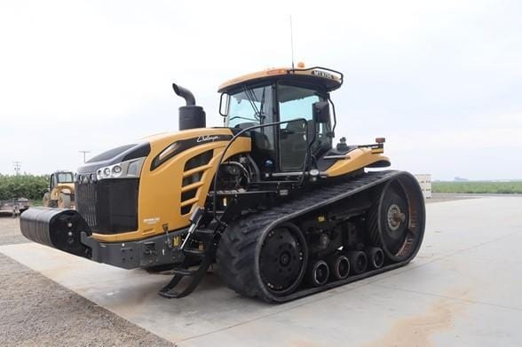 2017 Challenger MT875E Equipment Image0