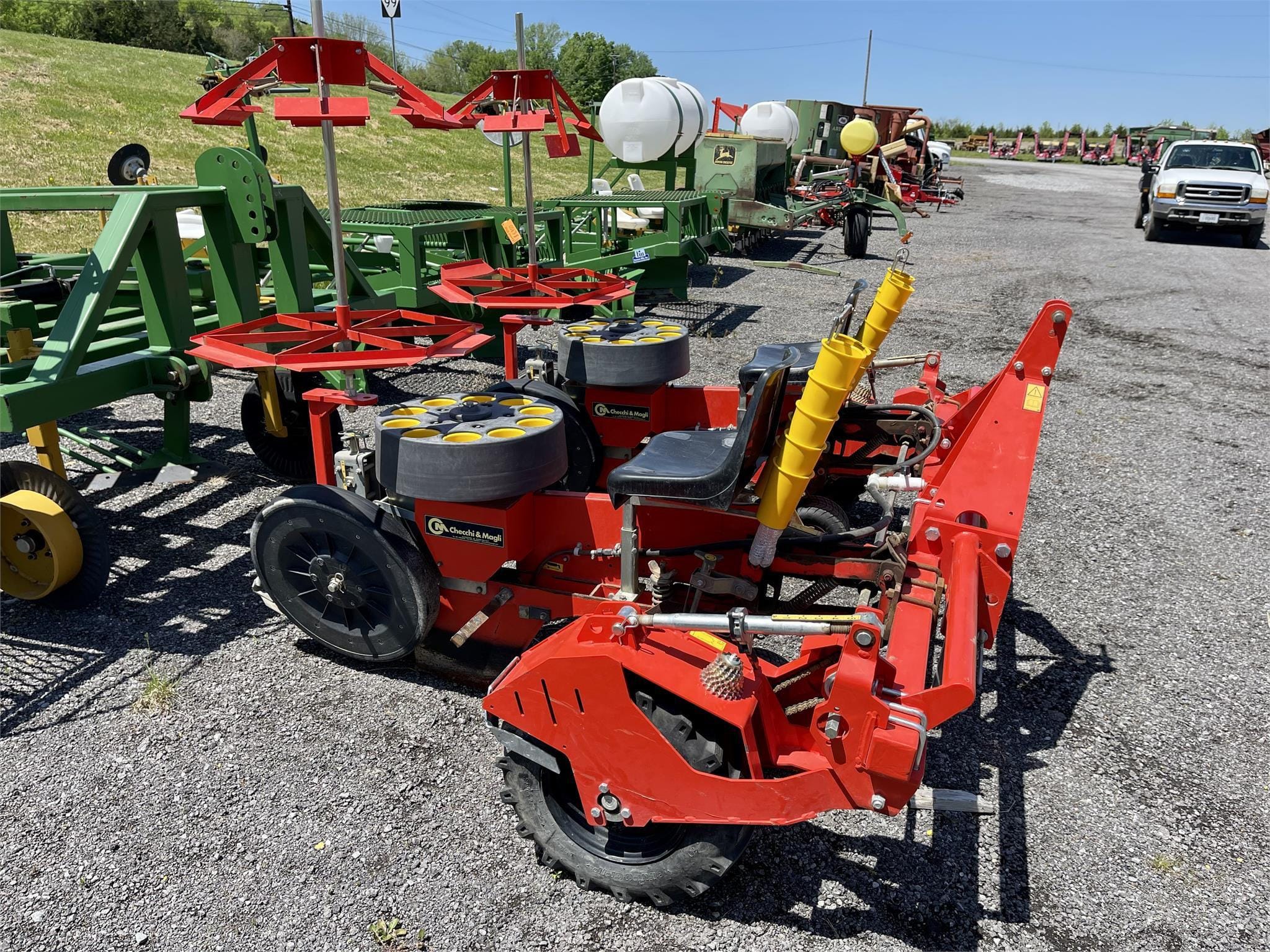 2017 Checchi & Magli Trium4 Equipment Image0