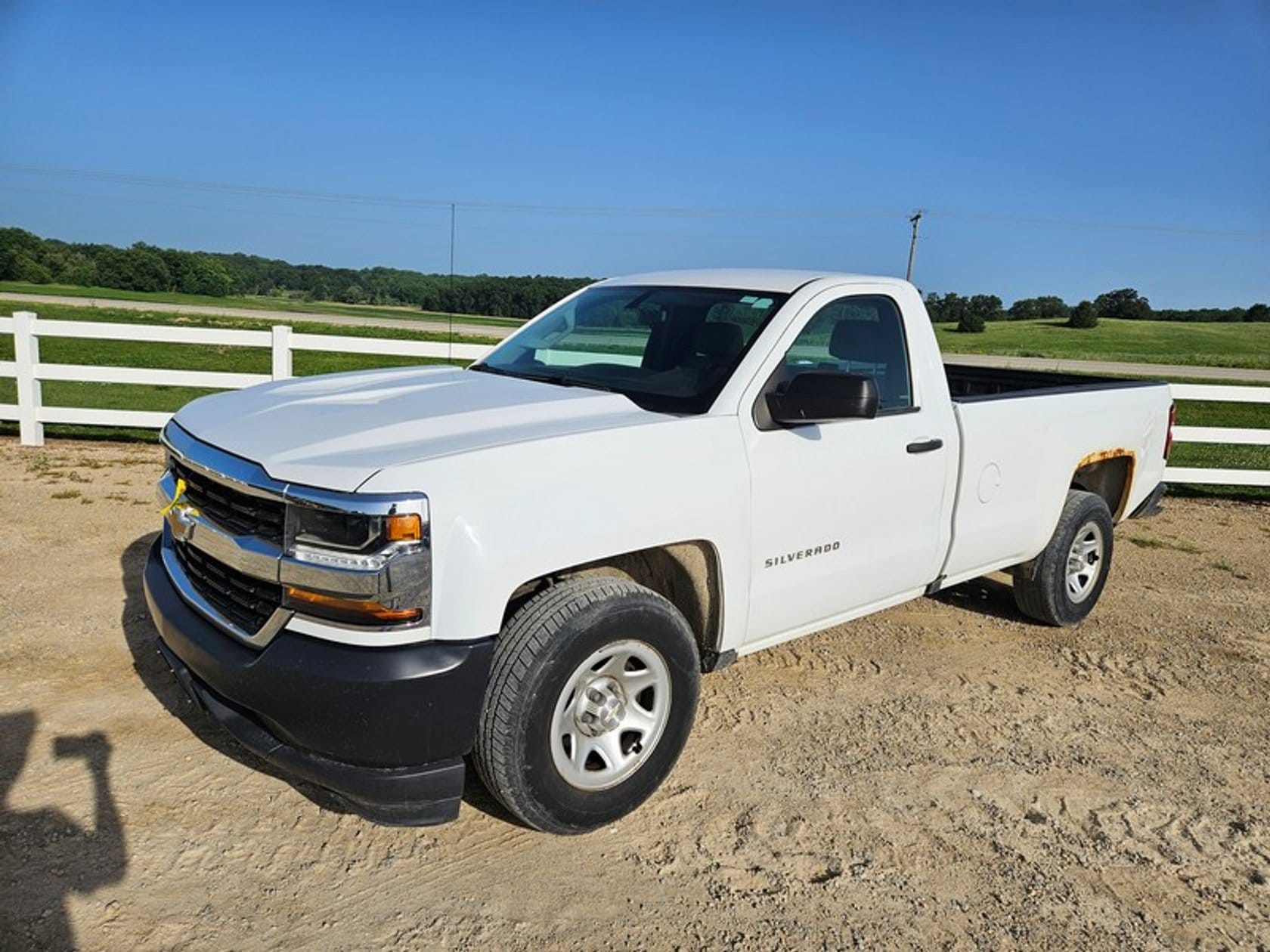 2017 Chevrolet 1500 Equipment Image0