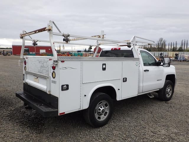 Image of Chevrolet 2500HD equipment image 4