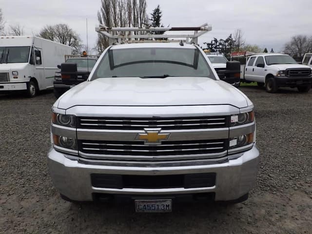 Image of Chevrolet 2500HD equipment image 1