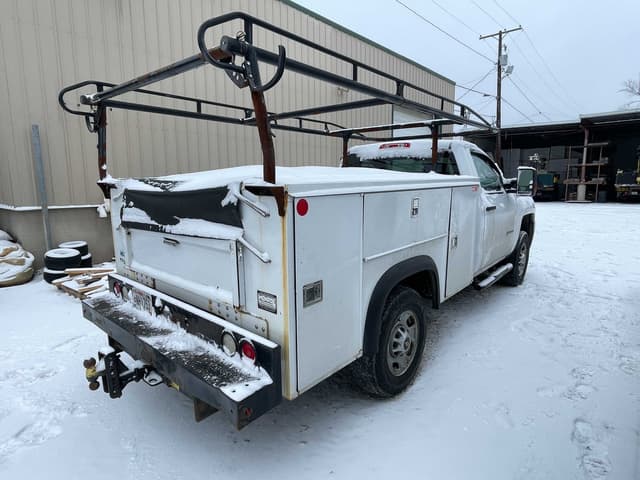 Image of Chevrolet 2500HD equipment image 4