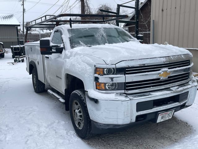 Image of Chevrolet 2500HD equipment image 2