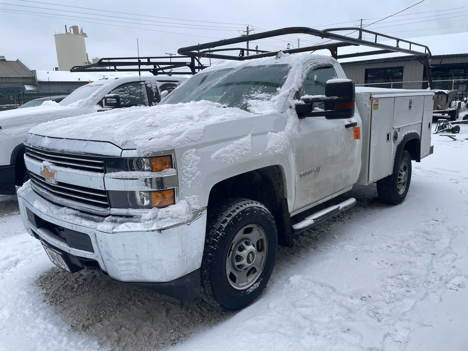 2017 Chevrolet 2500HD Equipment Image0