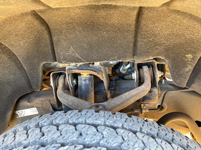 Image of Chevrolet 2500HD equipment image 4