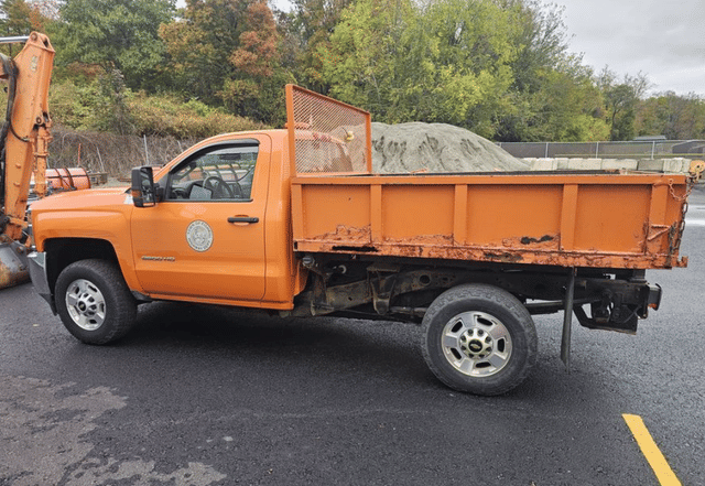 Image of Chevrolet 2500HD equipment image 1