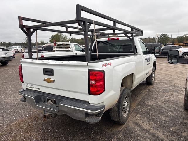 Image of Chevrolet 2500HD equipment image 2