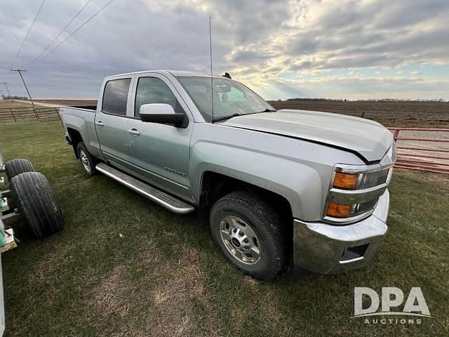 Image of Chevrolet 2500HD equipment image 4