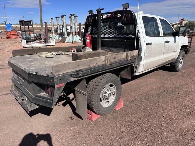 Image of Chevrolet 2500HD equipment image 2