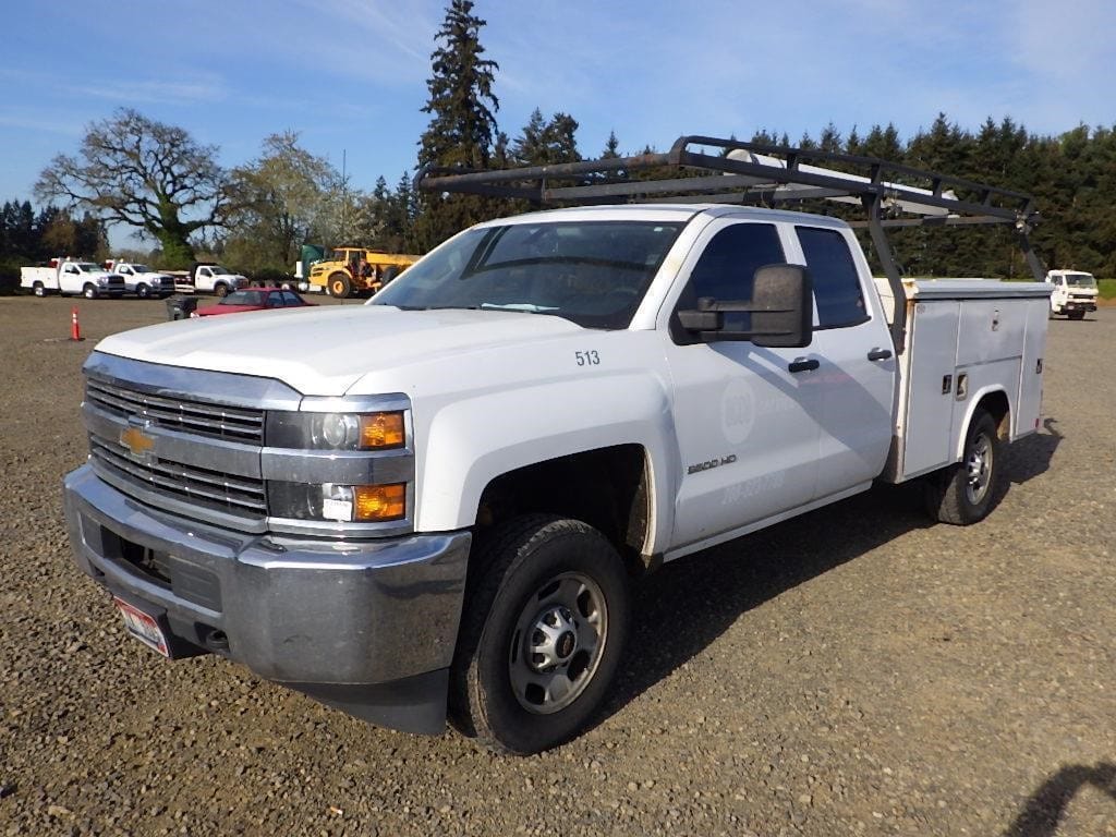 2017 Chevrolet 2500HD Equipment Image0