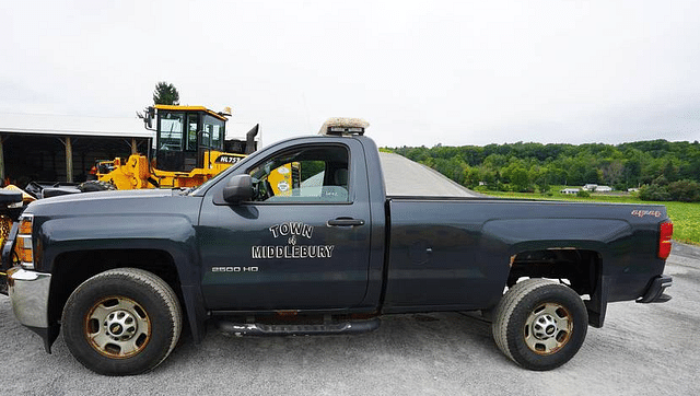 Image of Chevrolet 2500HD equipment image 2