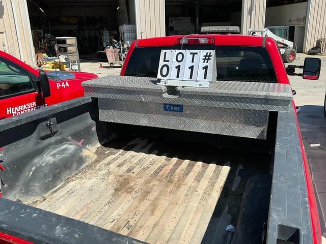 Image of Chevrolet 2500HD equipment image 4