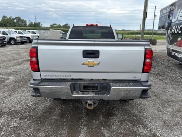 Image of Chevrolet 2500HD equipment image 2