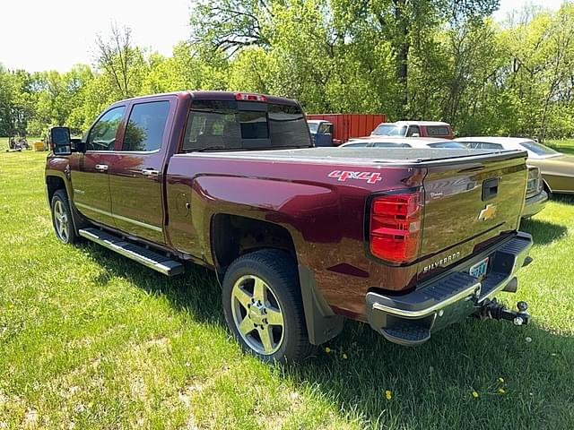 Image of Chevrolet 2500HD equipment image 4