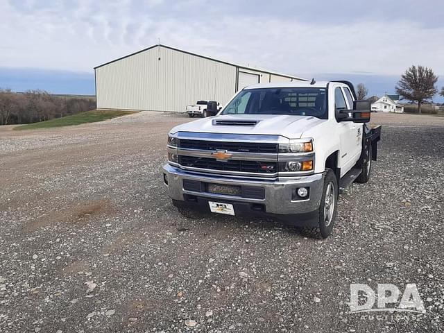 Image of Chevrolet 2500HD equipment image 1