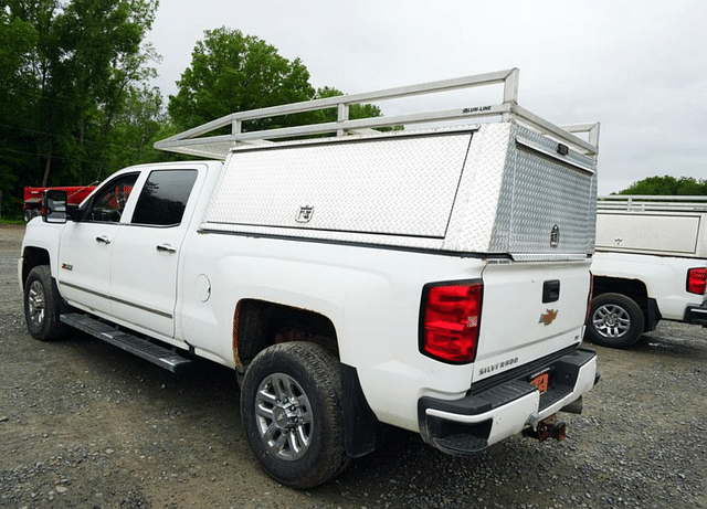 Image of Chevrolet 3500 equipment image 2