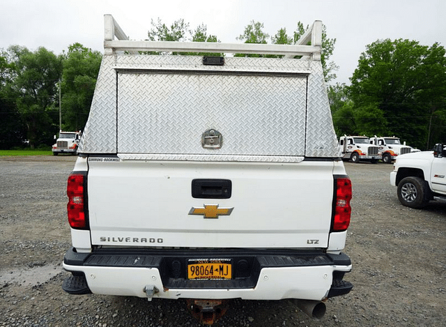 Image of Chevrolet 3500 equipment image 3