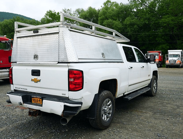 Image of Chevrolet 3500 equipment image 4