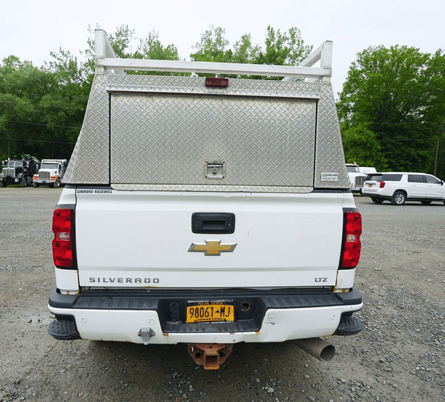 Image of Chevrolet 3500 equipment image 3