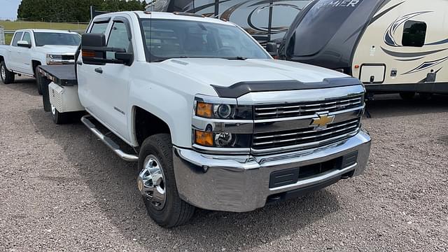 Image of Chevrolet 3500HD equipment image 2