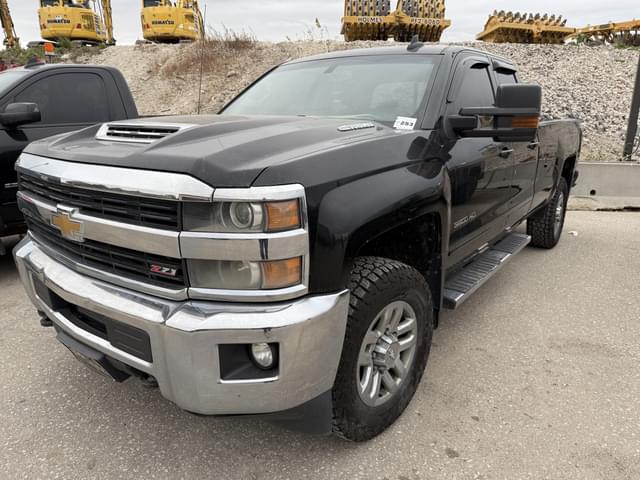 Image of Chevrolet 3500HD equipment image 2