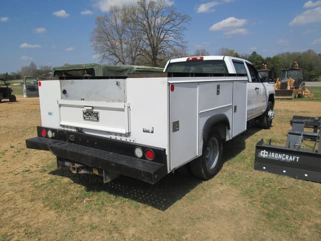 Image of Chevrolet 3500HD equipment image 2