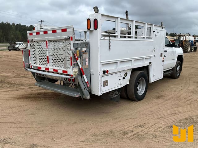 Image of Chevrolet 3500HD equipment image 4