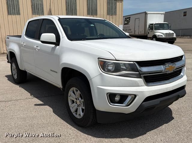 Image of Chevrolet Colorado equipment image 2