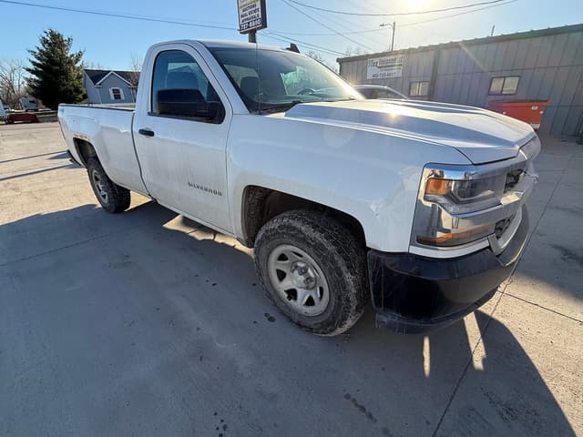 Image of Chevrolet 1500 equipment image 1