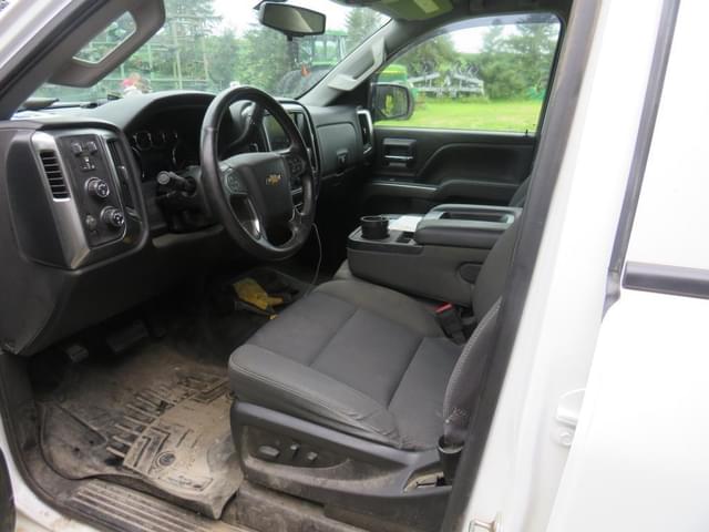 Image of Chevrolet Silverado equipment image 3