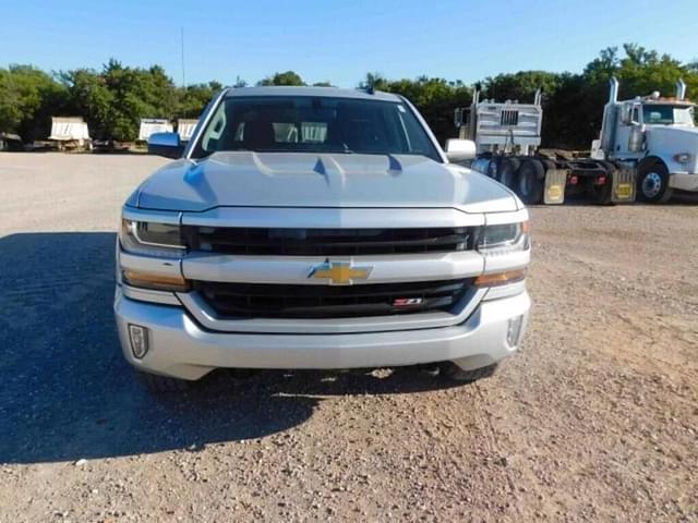 Image of Chevrolet Silverado equipment image 2