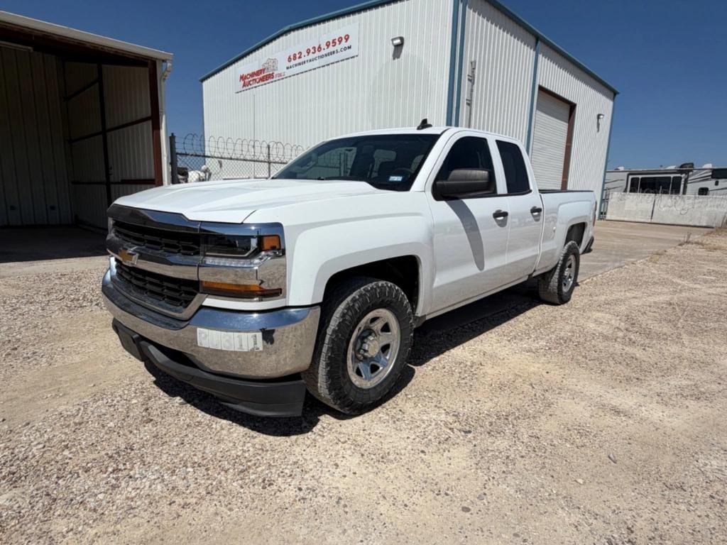 2017 Chevrolet 1500 Equipment Image0