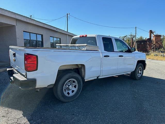 Image of Chevrolet 1500 equipment image 3