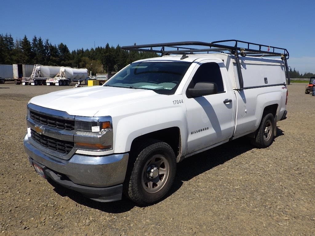 2017 Chevrolet 1500 Equipment Image0
