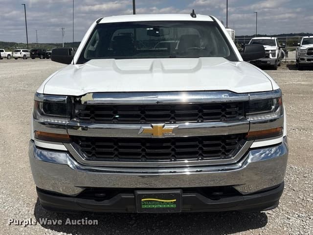 Image of Chevrolet 1500 equipment image 1